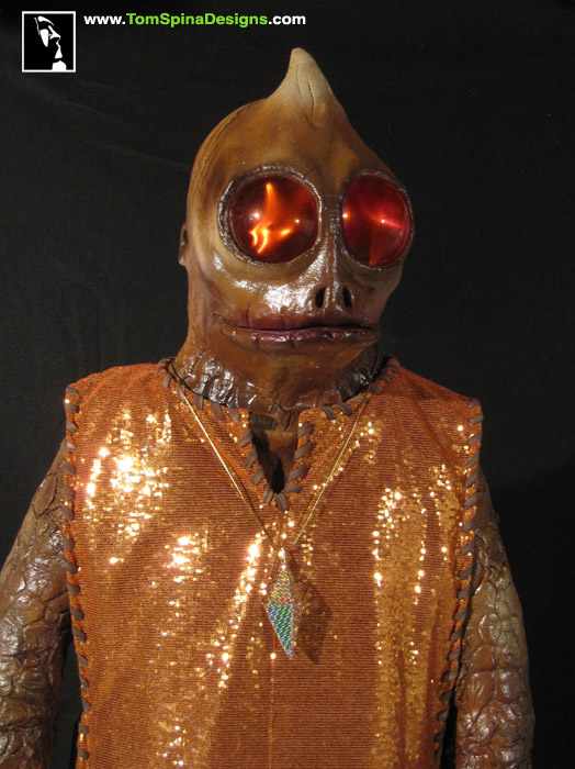 Predator Costume Custom Mannequin & Themed Display - Tom Spina